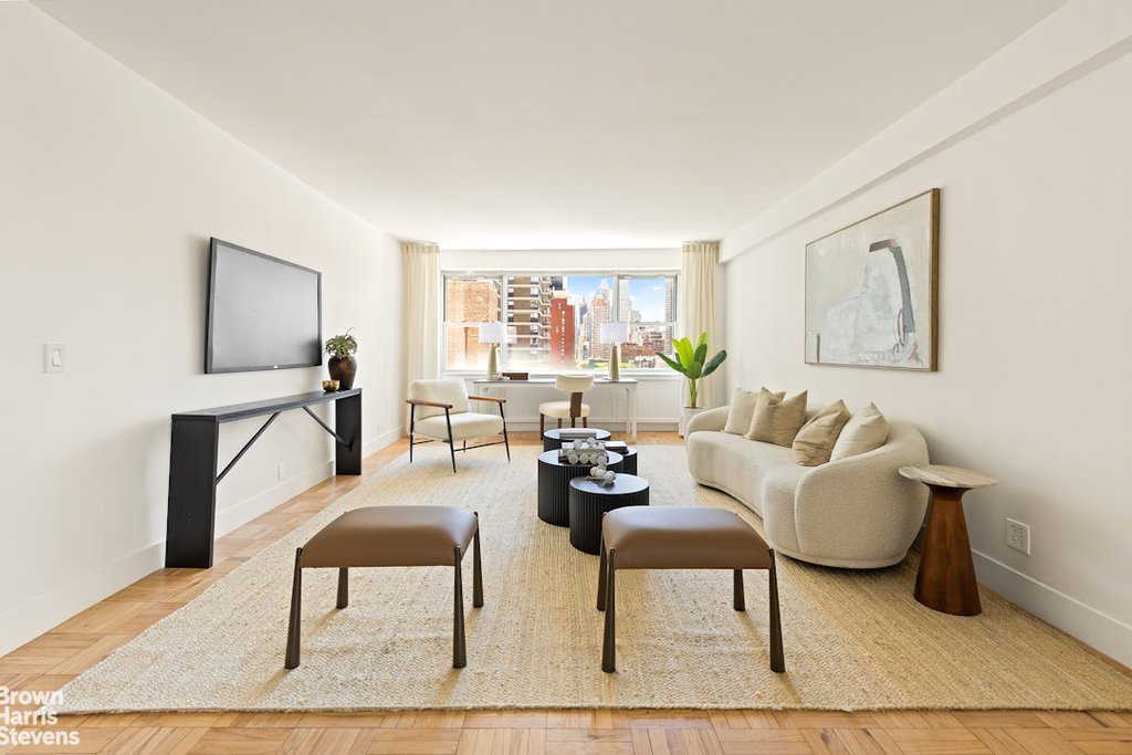 35 Sutton Place, Unit 14D