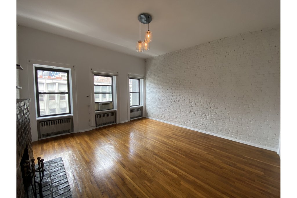 314 West 52nd Street, Unit 4 photo 5