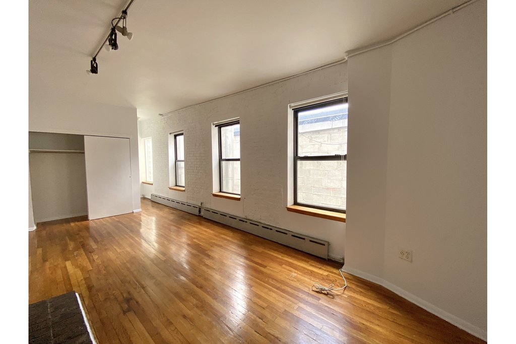 314 West 52nd Street, Unit 4 photo 7