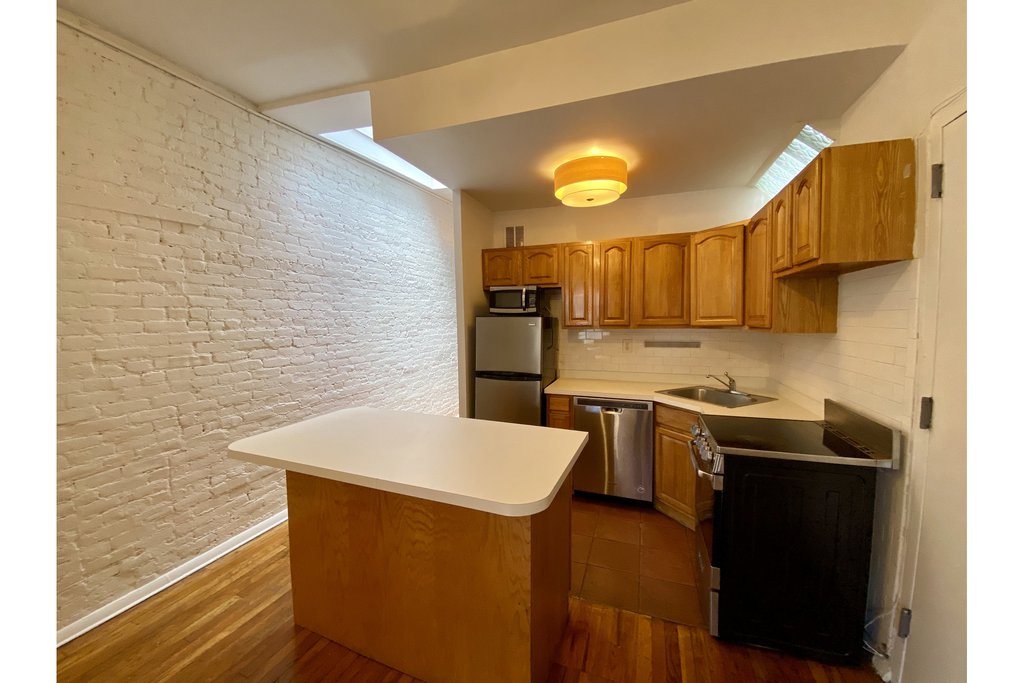 314 West 52nd Street, Unit 4 photo 9