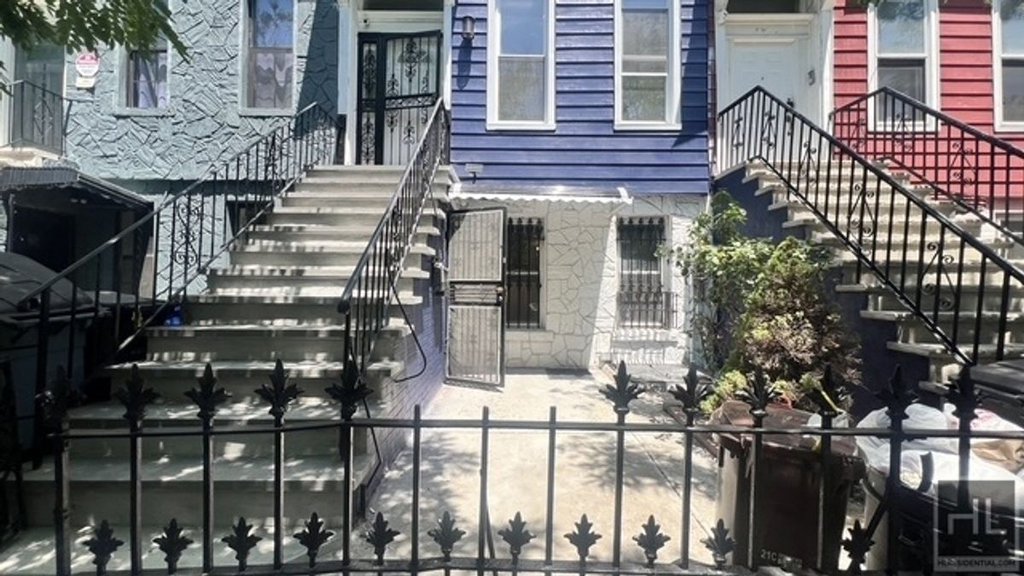 1195 Saint Marks Avenue, Unit 1 photo 13