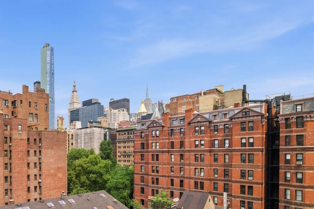 32 Gramercy Park South, Unit 10A photo 4