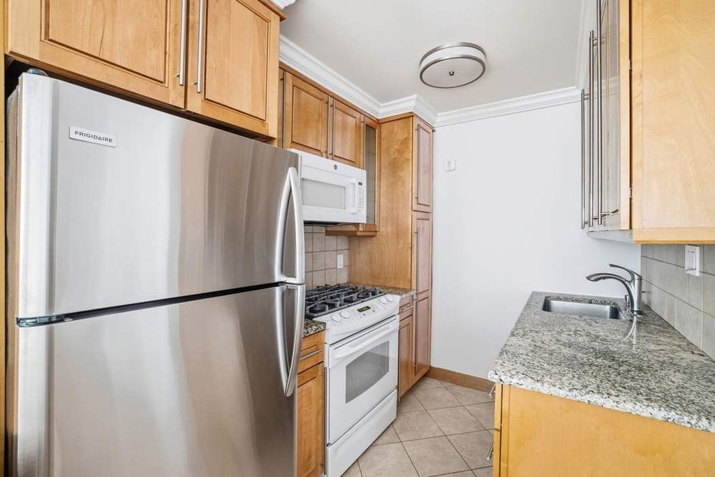 32 Gramercy Park South, Unit 10A photo 7