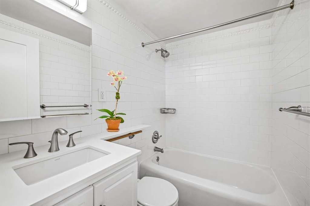 32 Gramercy Park South, Unit 10A photo 12