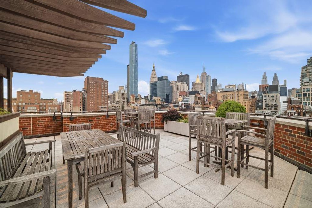 32 Gramercy Park South, Unit 10A photo 13