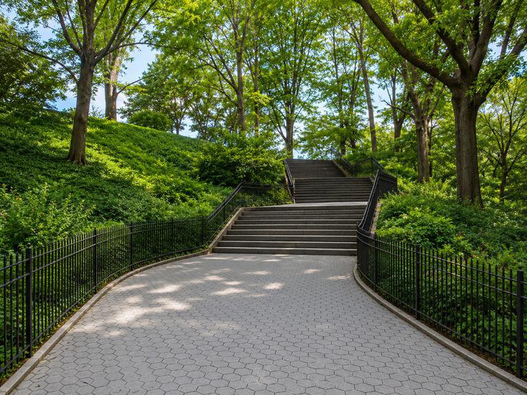 550 Riverside Drive, Unit 26 photo 9