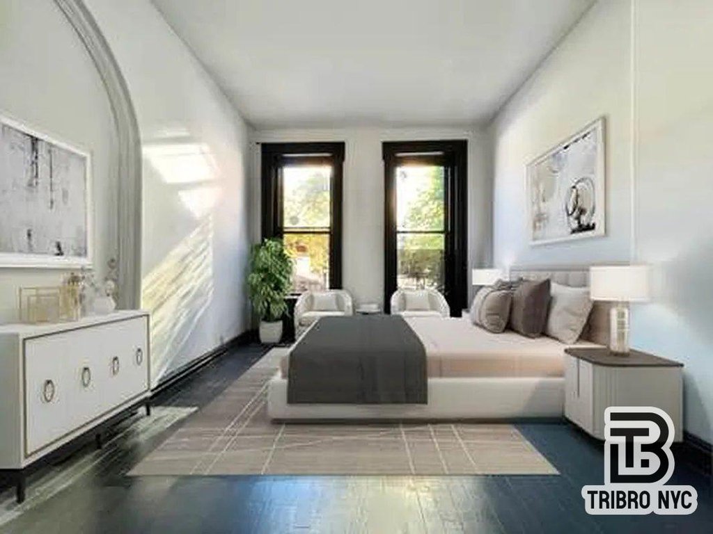 332 West 46th Street, Unit 1 photo 3