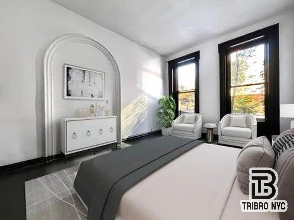 332 West 46th Street, Unit 1 photo 4