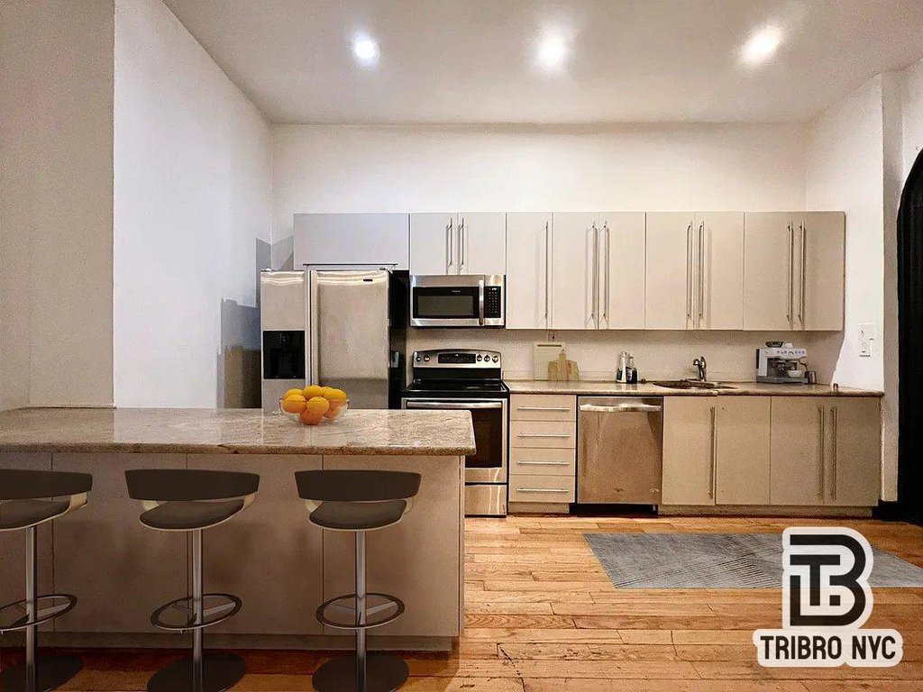 332 West 46th Street, Unit 1 photo 6