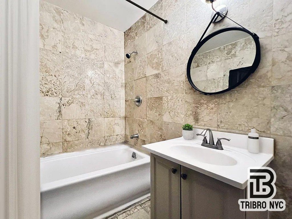 332 West 46th Street, Unit 1 photo 7