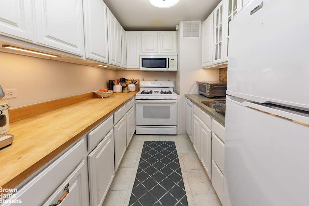 444 East 75th Street, Unit 9C photo 4