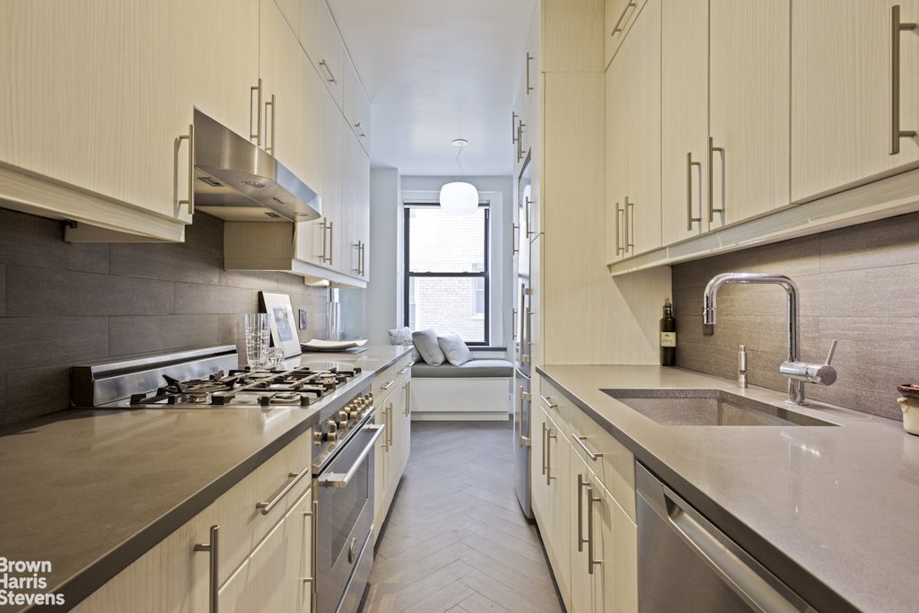 136 East 36th Street, Unit 6C photo 3
