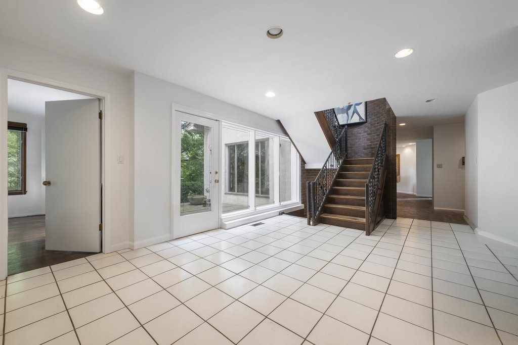 5250 Arlington Avenue – For Sale photo 6