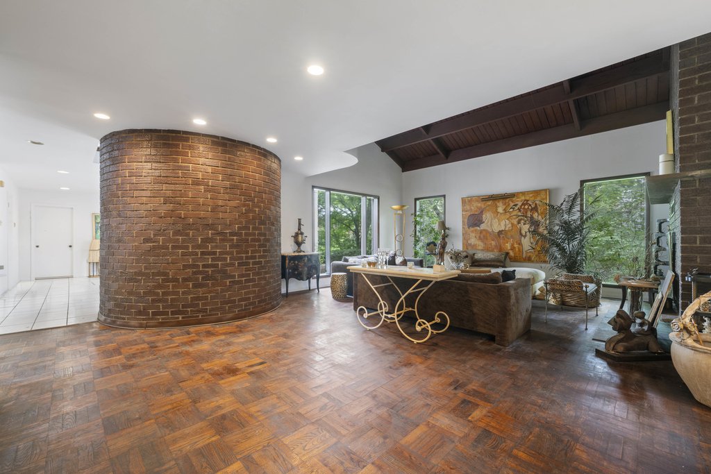 5250 Arlington Avenue – For Sale photo 11