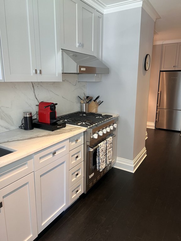 17 West 54th Street, Unit 6C photo 9