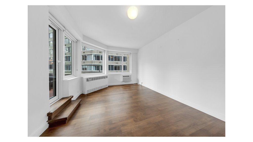 411 East 53rd Street, Unit 14B photo 6