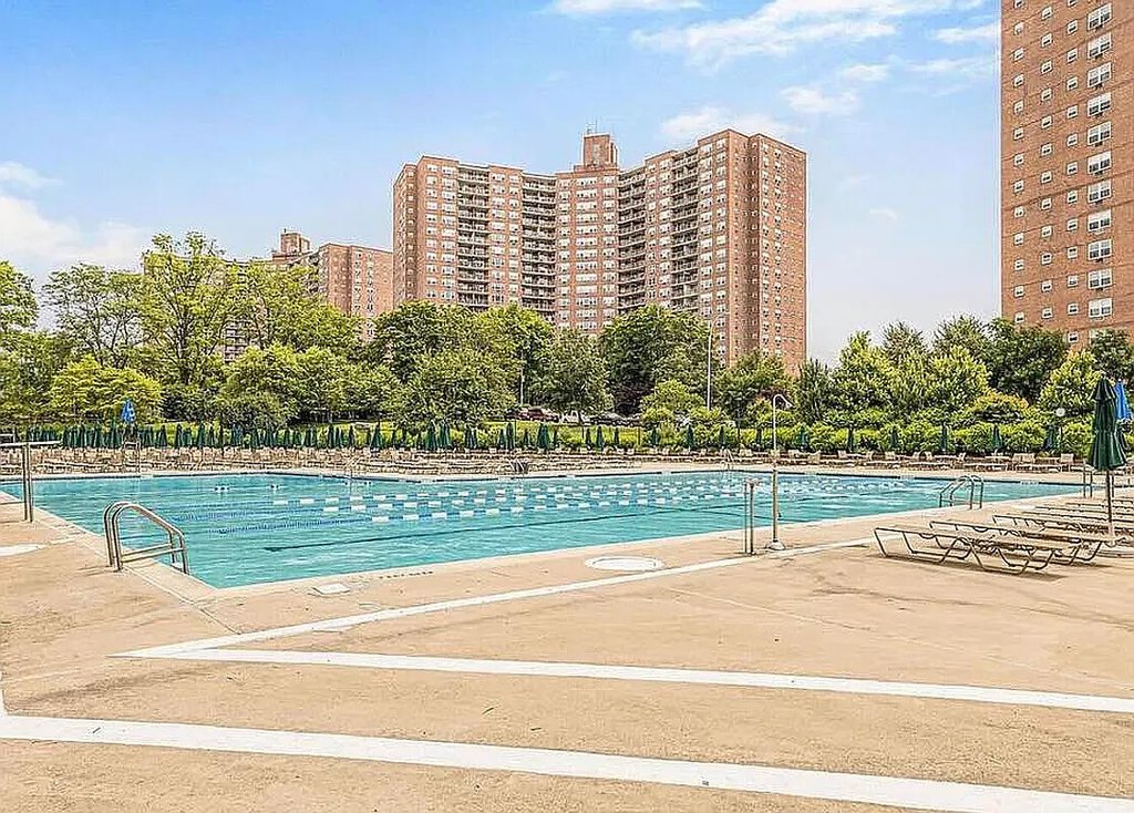 5800 Arlington Avenue, Unit 18J photo 12