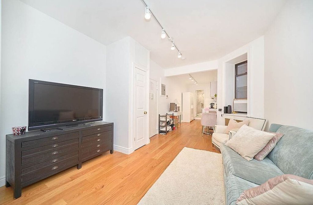 172 Mulberry Street, Unit 9