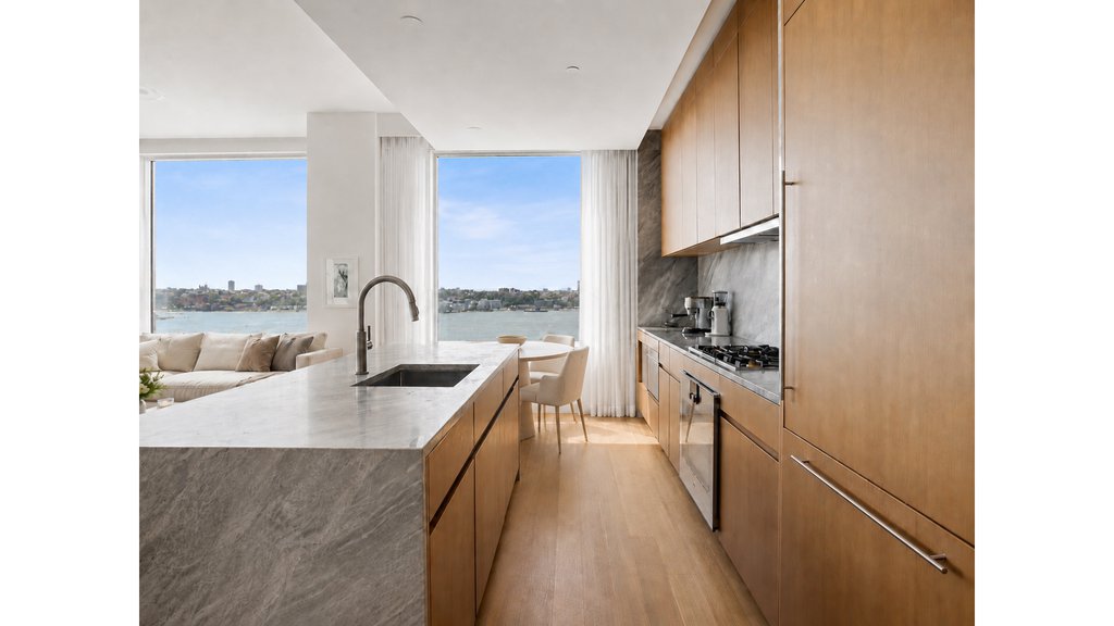 611 West 56th Street, Unit 17B photo 3