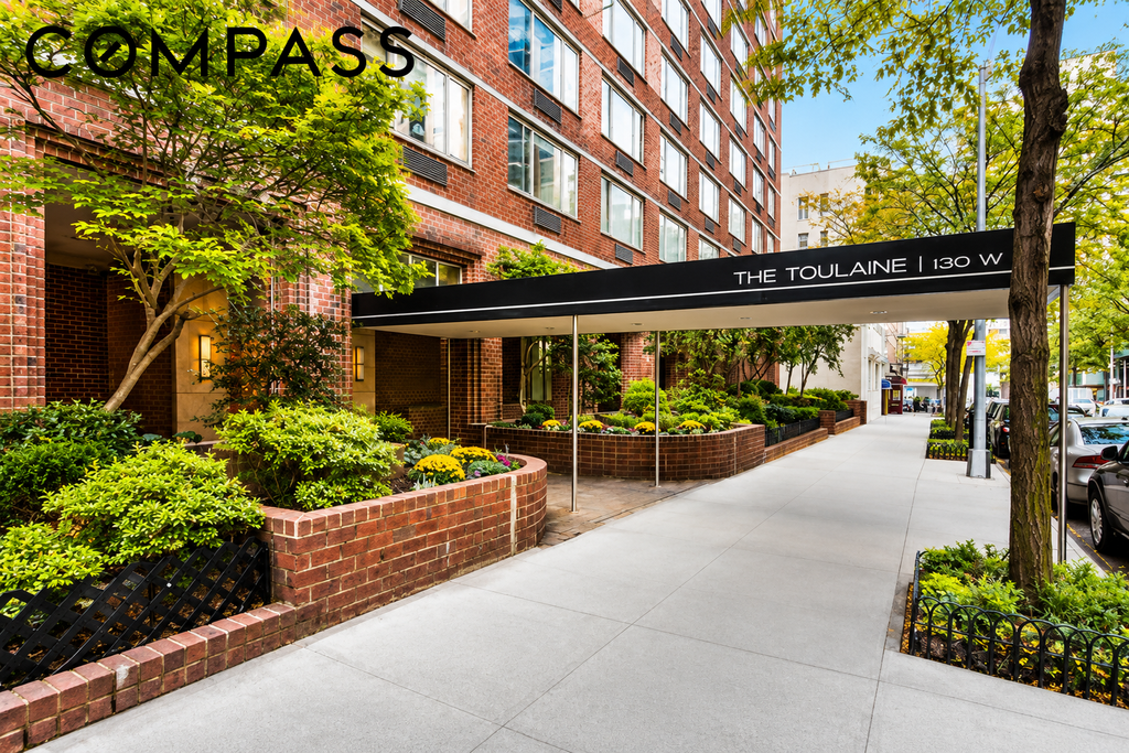 130 West 67th Street, Unit 25C photo 8