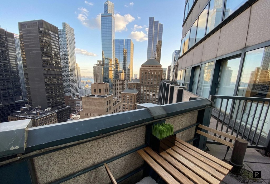 150 West 56th Street, Unit 2810