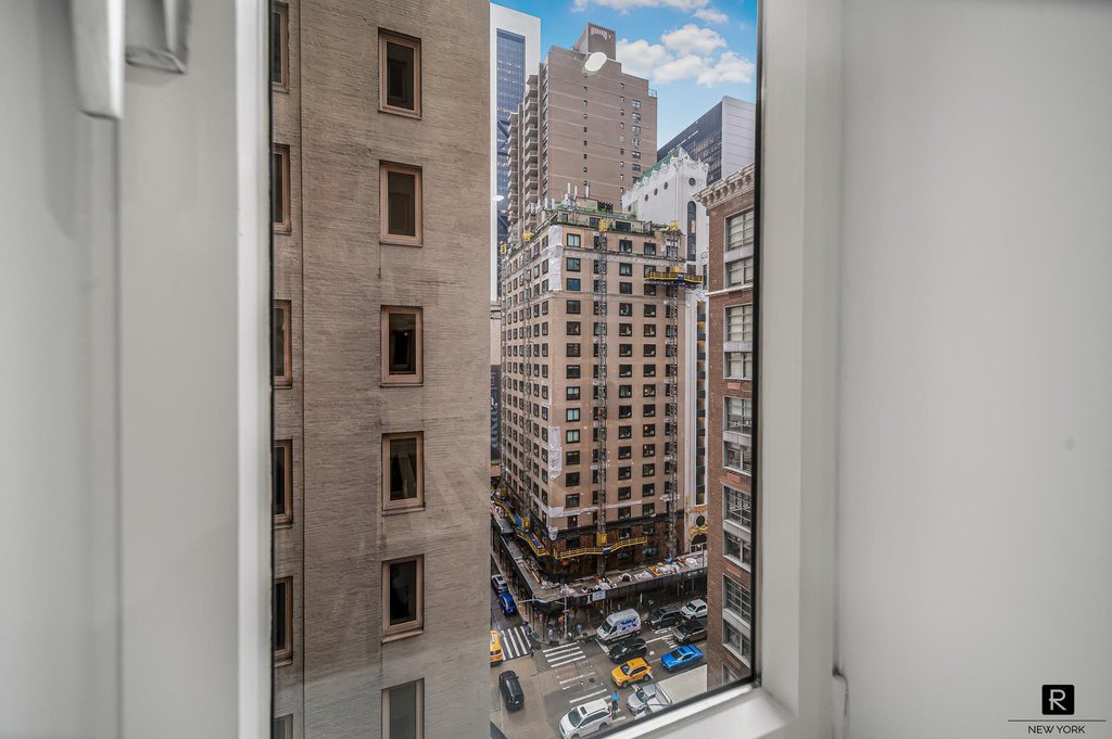 106 Central Park South, Unit 12L photo 4