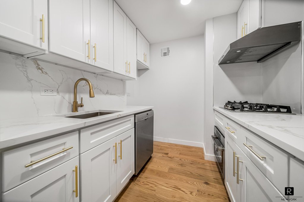 106 Central Park South, Unit 12L