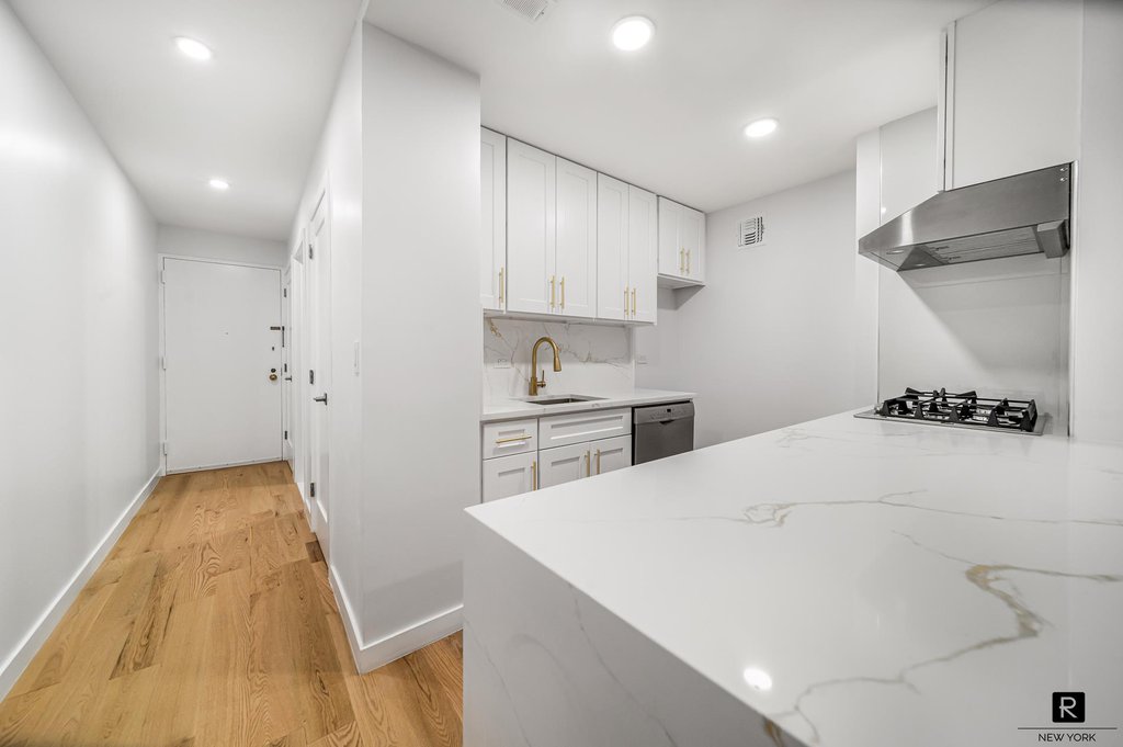 106 Central Park South, Unit 12L photo 21