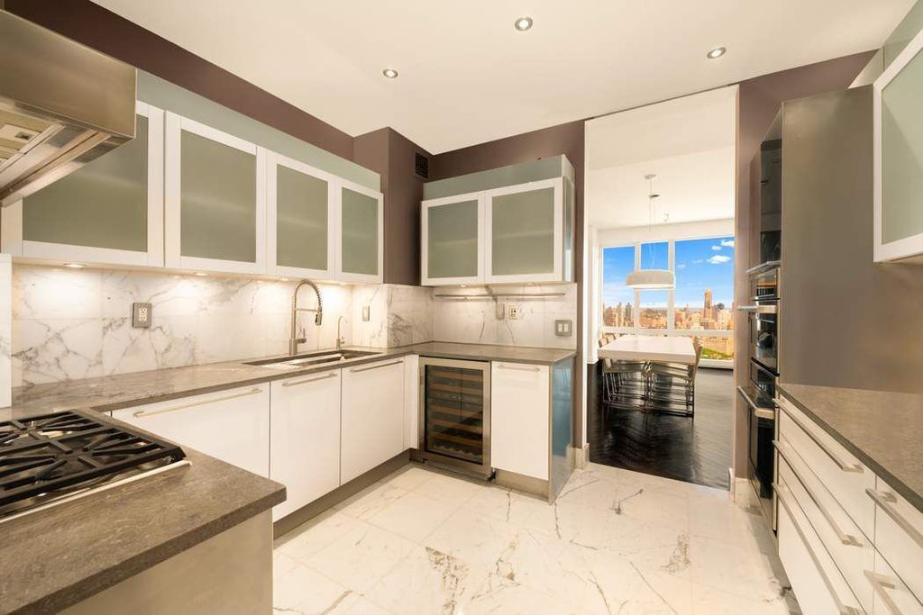 25 Columbus Circle, Unit ST54/55C photo 6