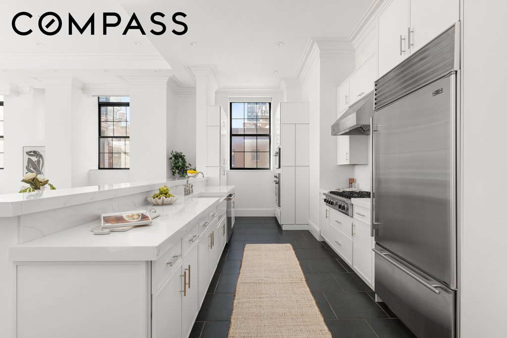 351 East 51st Street, Unit LOFT5 photo 3