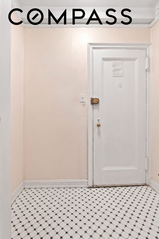 70 Remsen Street, Unit 2I photo 9