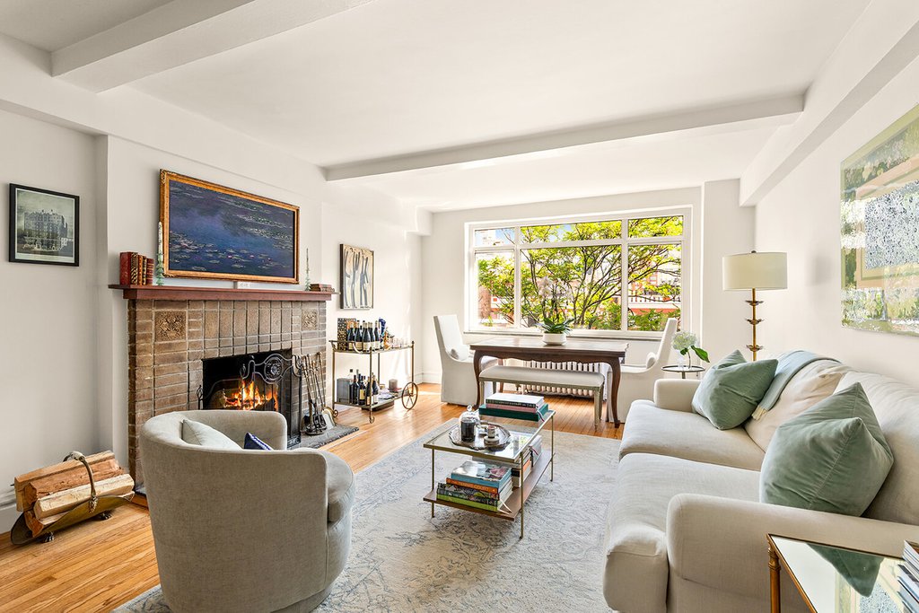 61 West 9th Street, Unit 8E