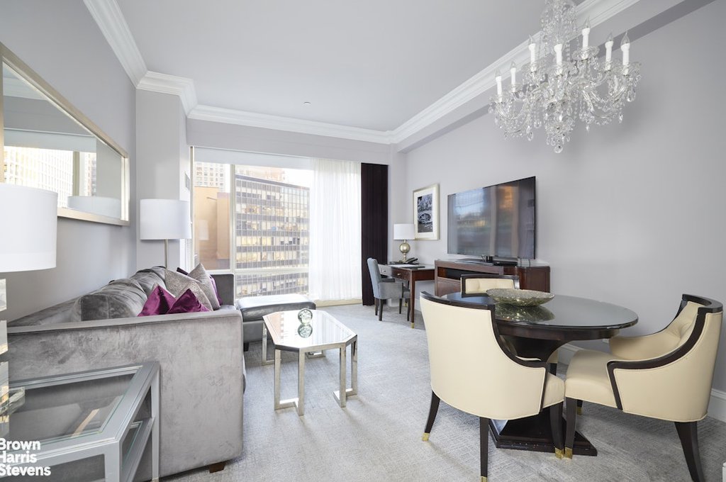 1 Central Park West, Unit 918 photo 2