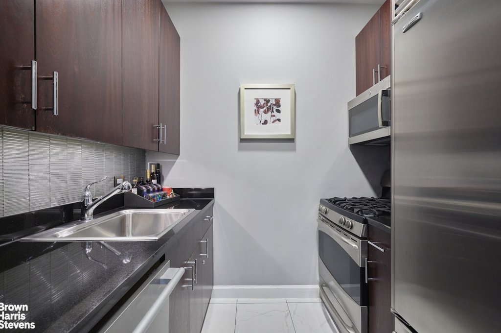 1 Central Park West, Unit 918 photo 3