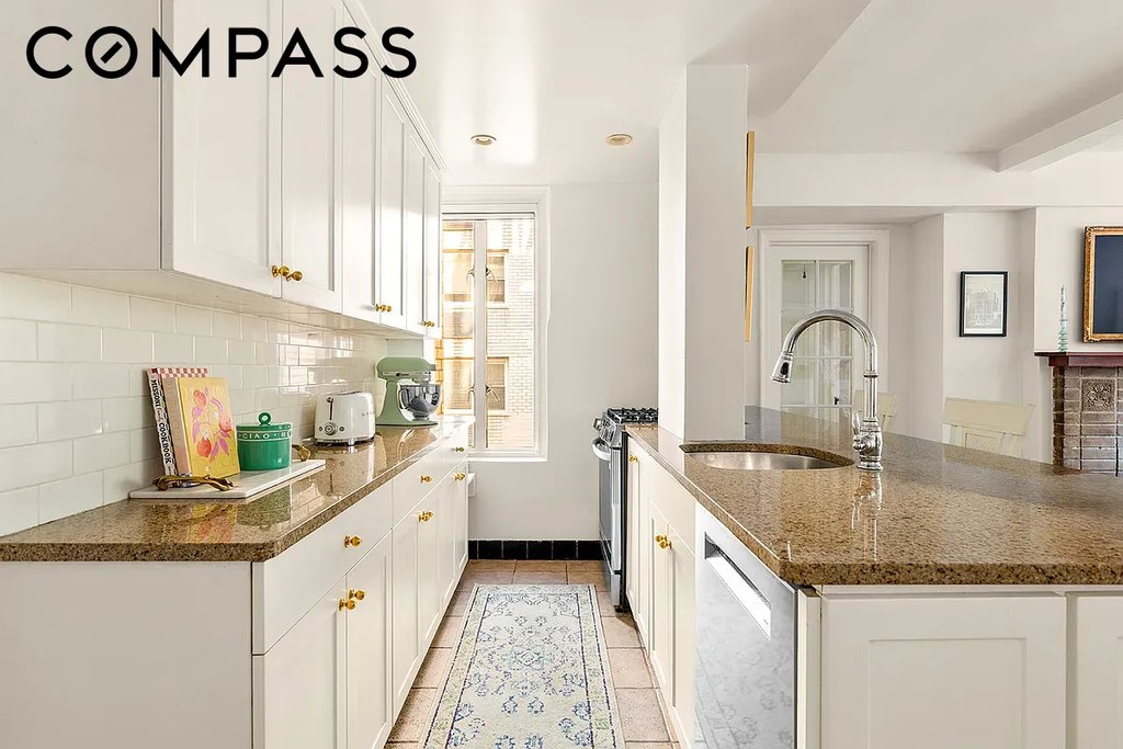61 West 9th Street, Unit 8E photo 3