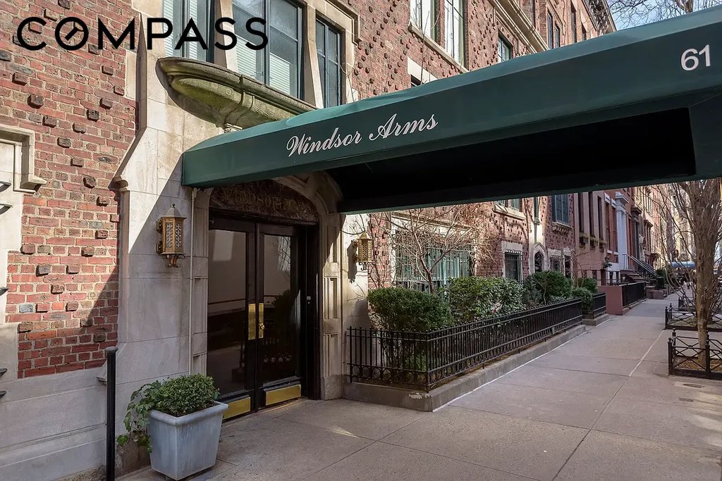 61 West 9th Street, Unit 8E photo 8