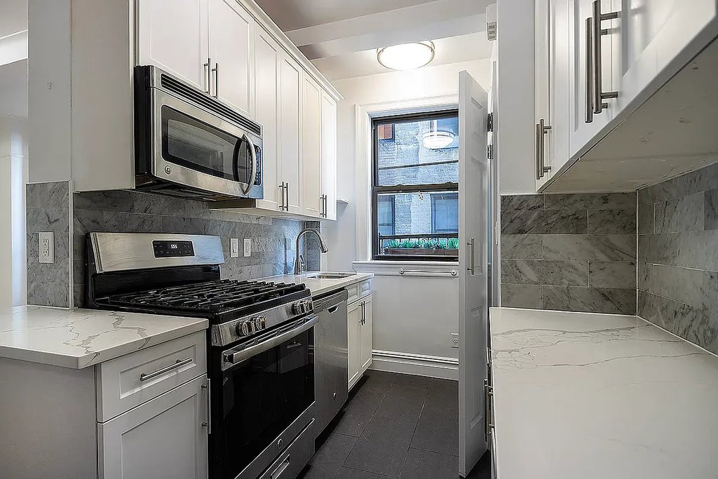27 West 96th Street, Unit 11C photo 2