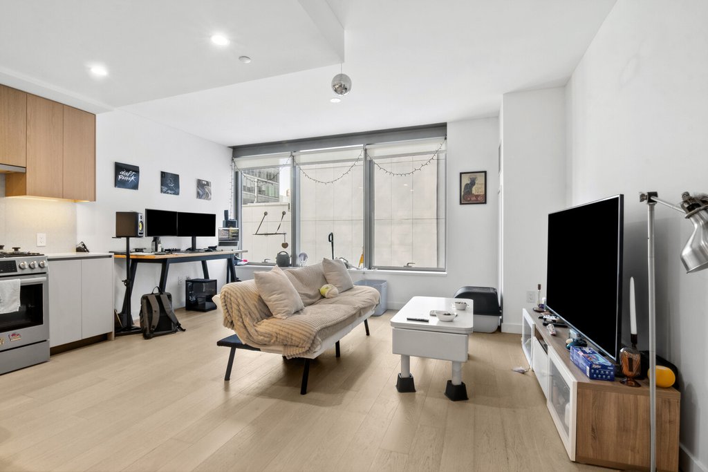 3 Court Square, Unit 1404 photo 6