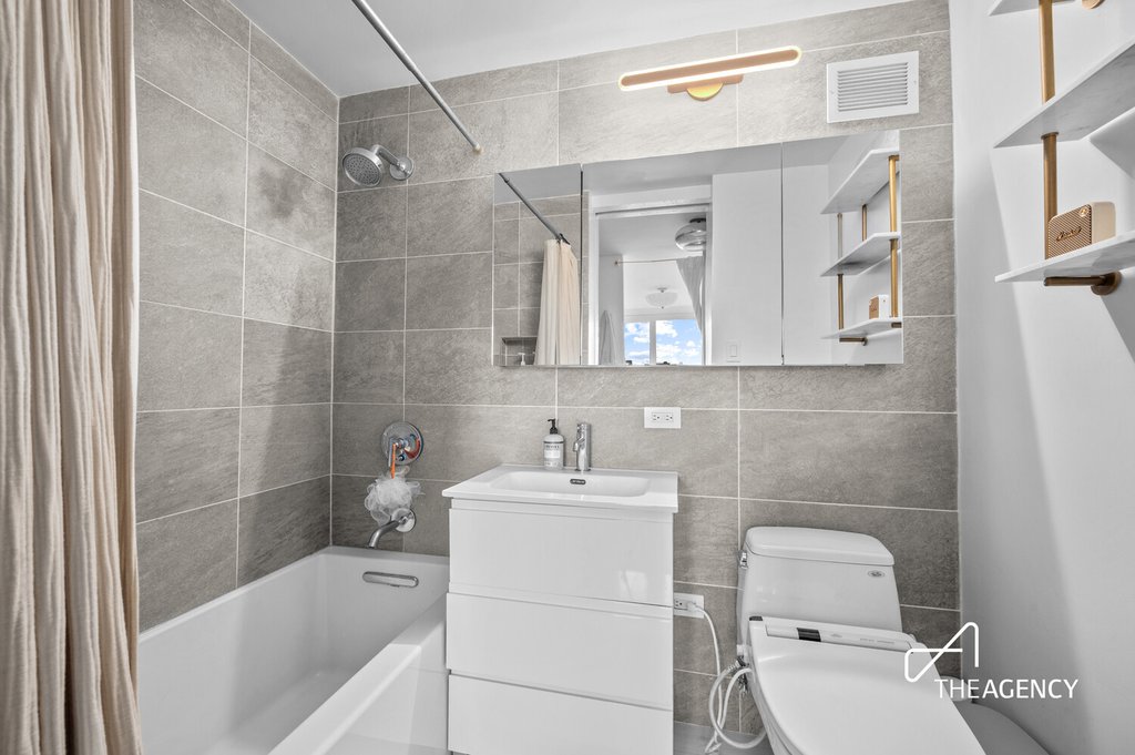 333 East 14th Street, Unit 10G photo 6