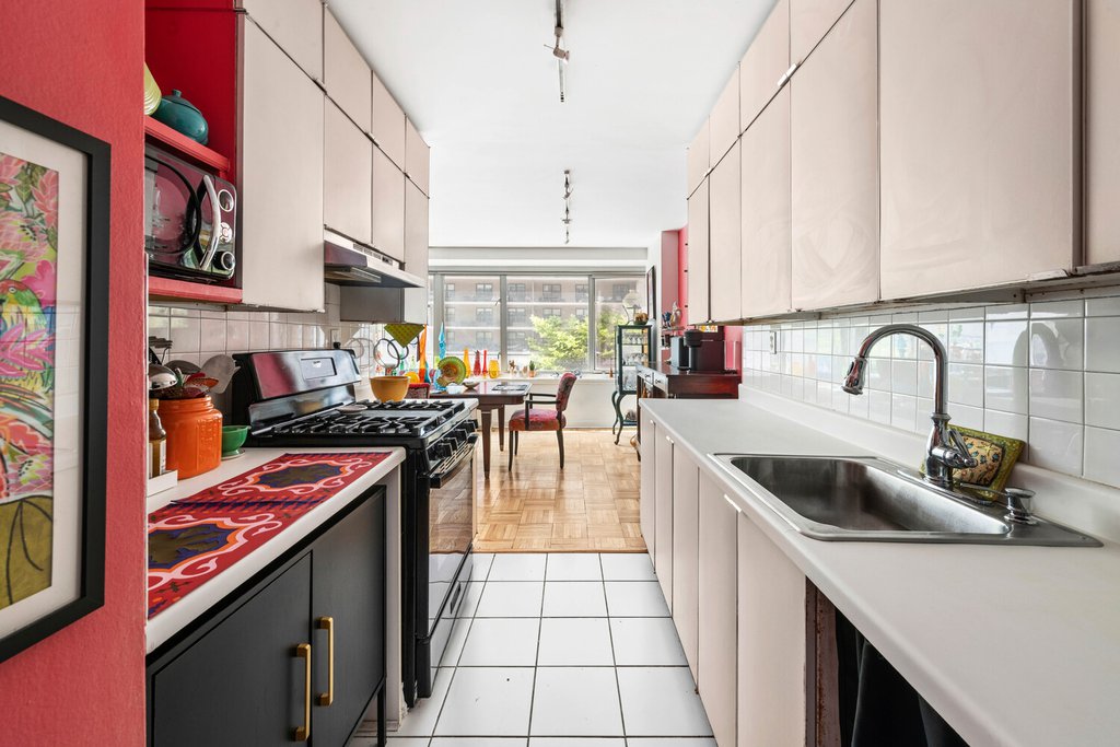 315 West 70th Street, Unit 3A photo 4