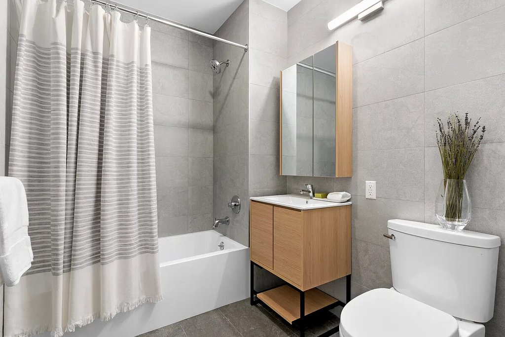 4-34 26th Avenue, Unit 212 photo 4