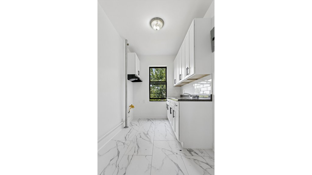 45-35 48th Street, Unit 5D photo 3