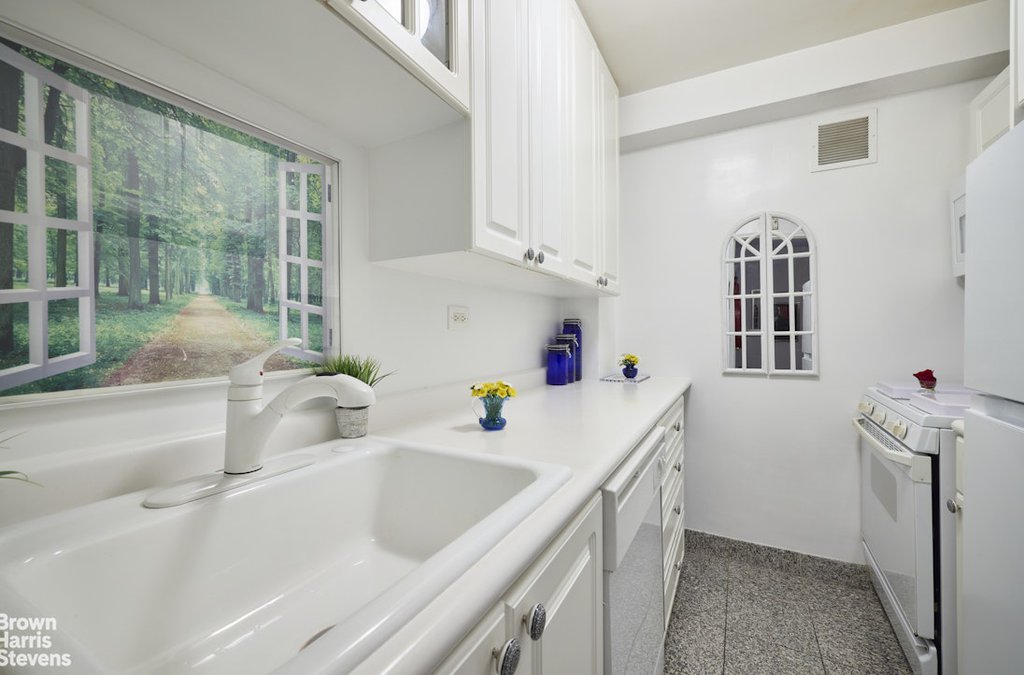 425 East 63rd Street, Unit W5C photo 4