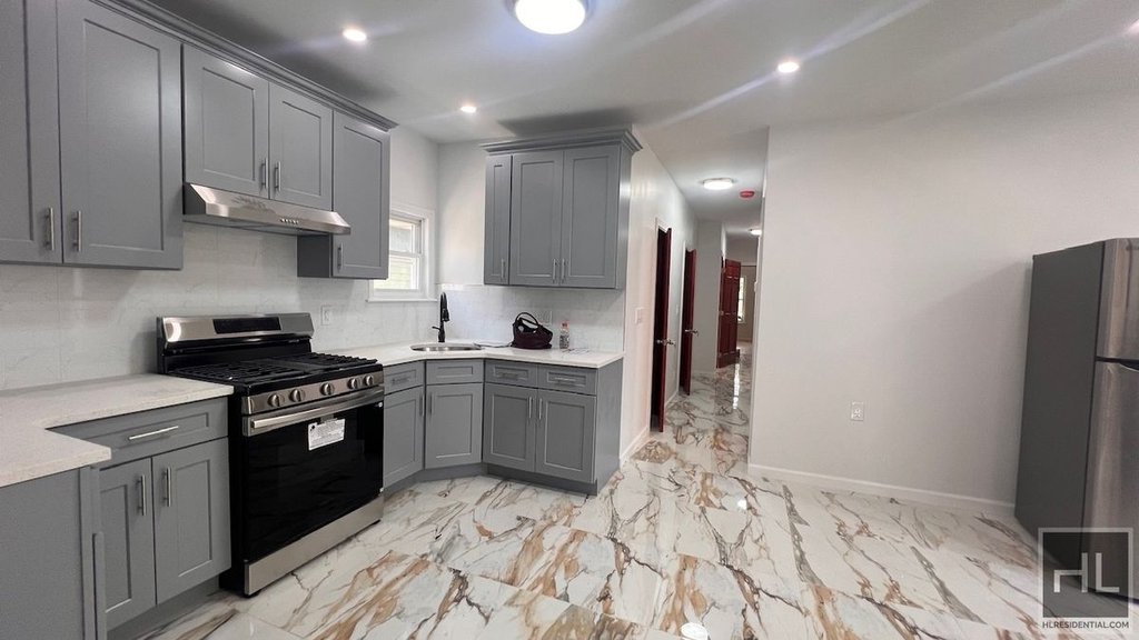 610 East 3rd Street, Unit 2
