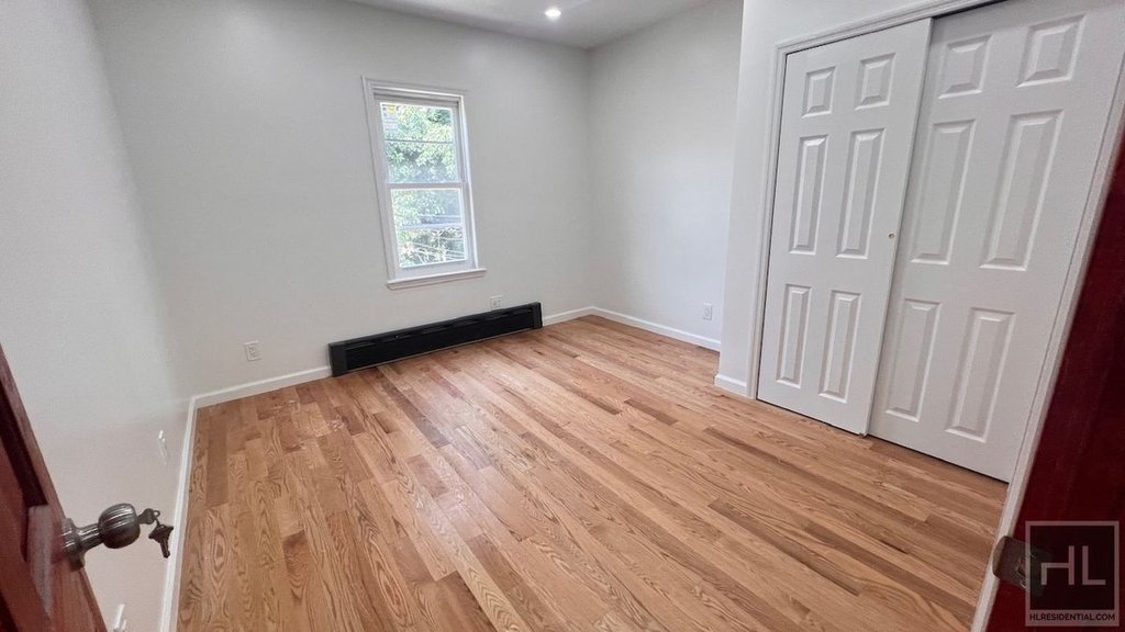 610 East 3rd Street, Unit 2 photo 4