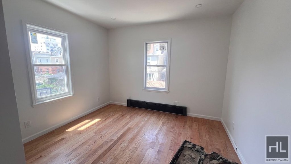 610 East 3rd Street, Unit 2 photo 6