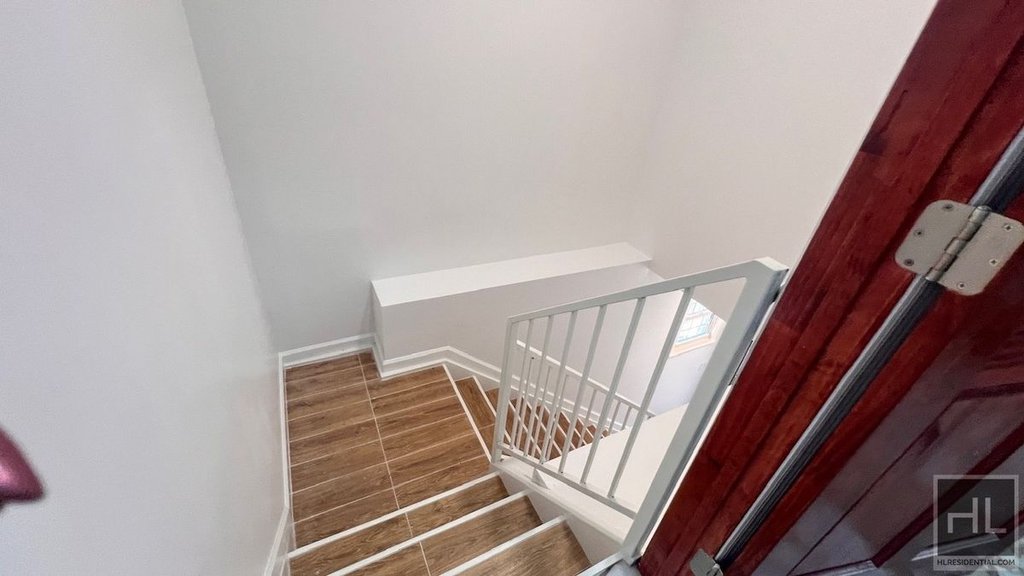 610 East 3rd Street, Unit 2 photo 14