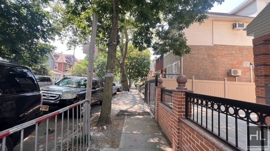610 East 3rd Street, Unit 2 photo 17