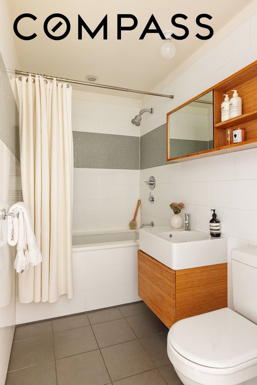 30 Orchard Street, Unit 2 photo 8