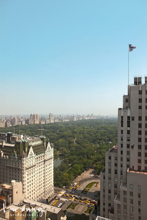 721 Fifth Avenue, Unit 40D photo 2